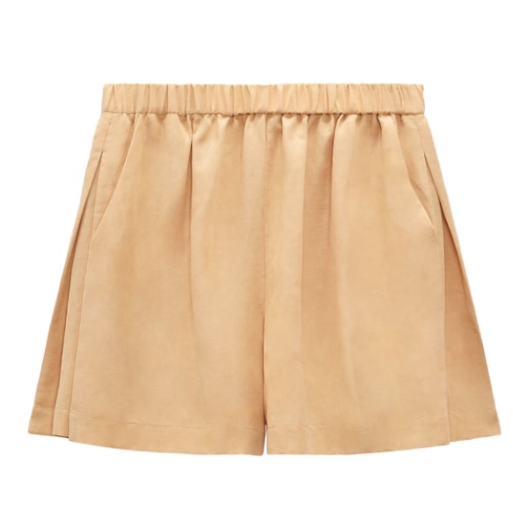 Pleated on the side shorts